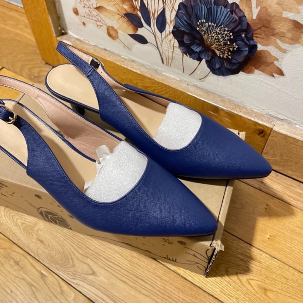 Chic Navy Slingback Heels